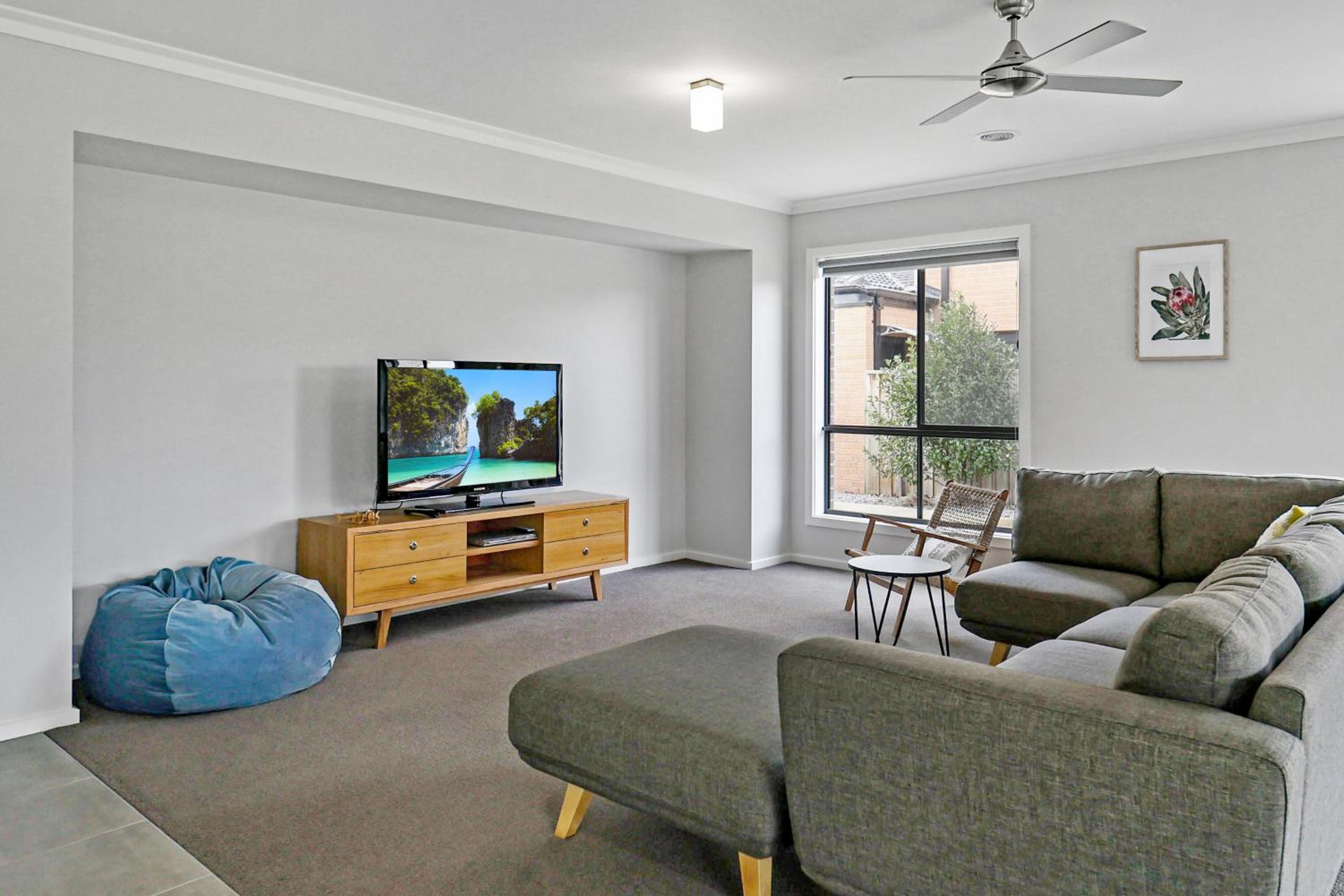 The Shore- Modern family getaway, aircon, sleeps 10, pets welcome, boat parking, Bellarine Peninsula