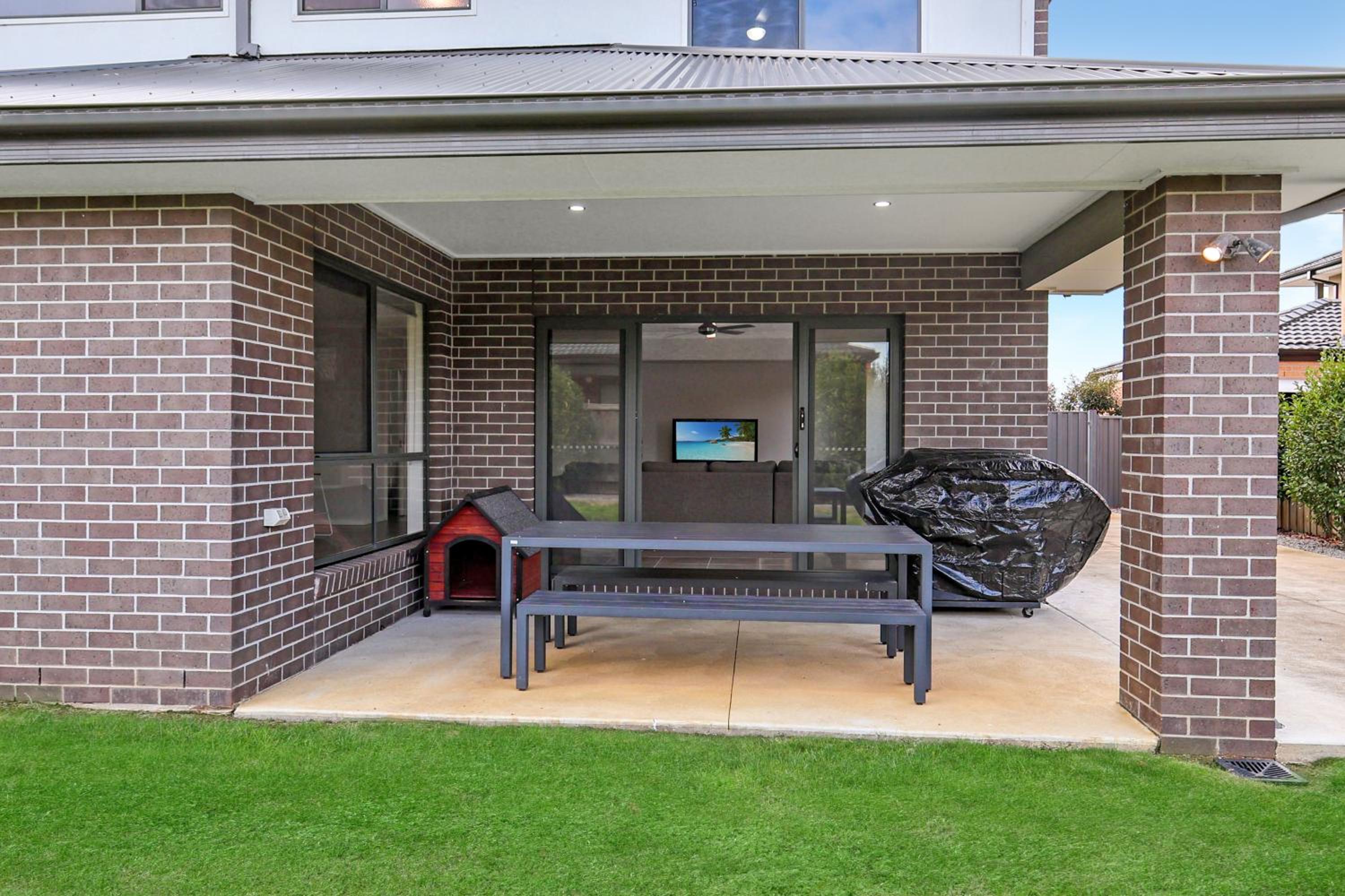 The Shore- Modern family getaway, aircon, sleeps 10, pets welcome, boat parking, Bellarine Peninsula
