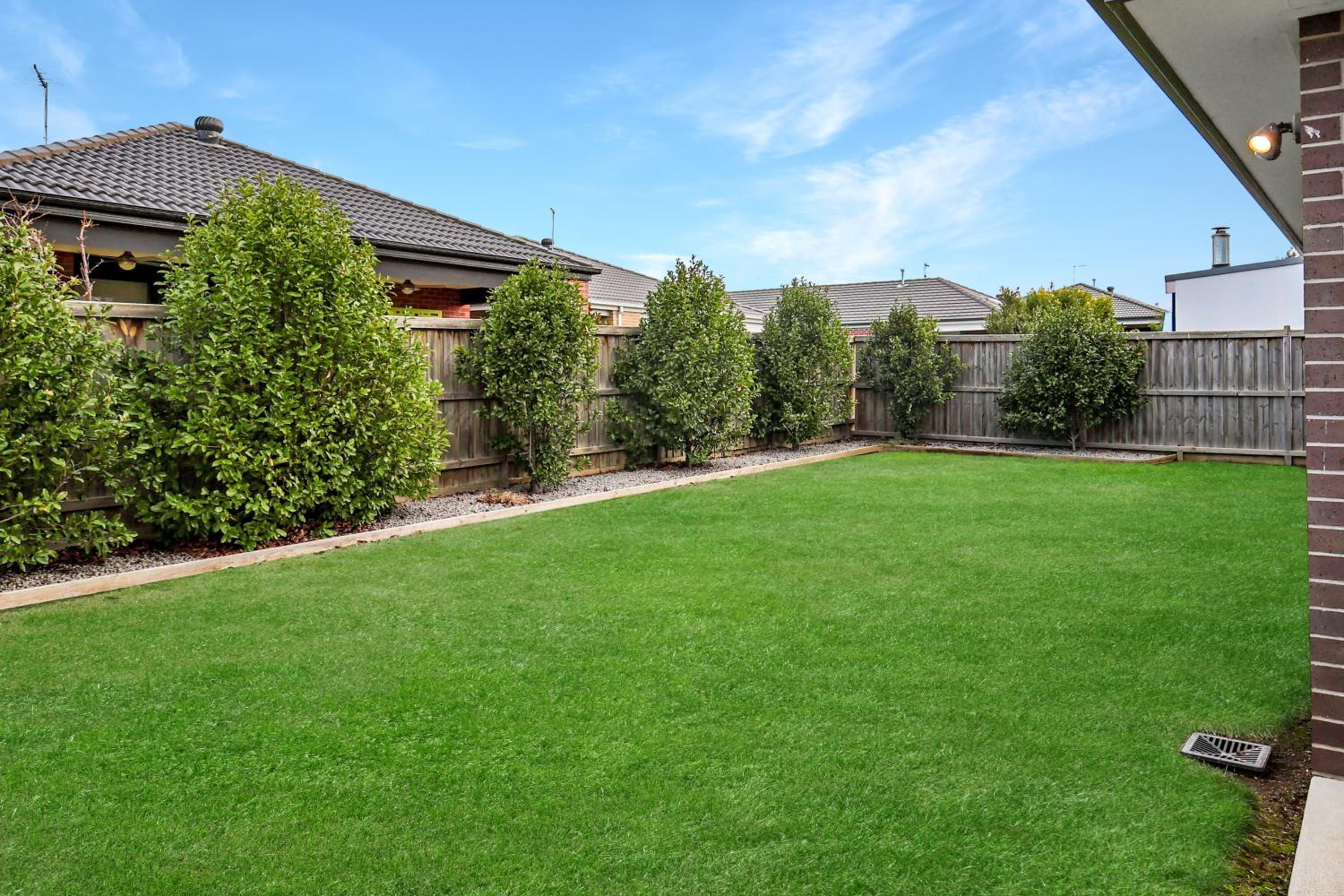 The Shore- Modern family getaway, aircon, sleeps 10, pets welcome, boat parking, Bellarine Peninsula