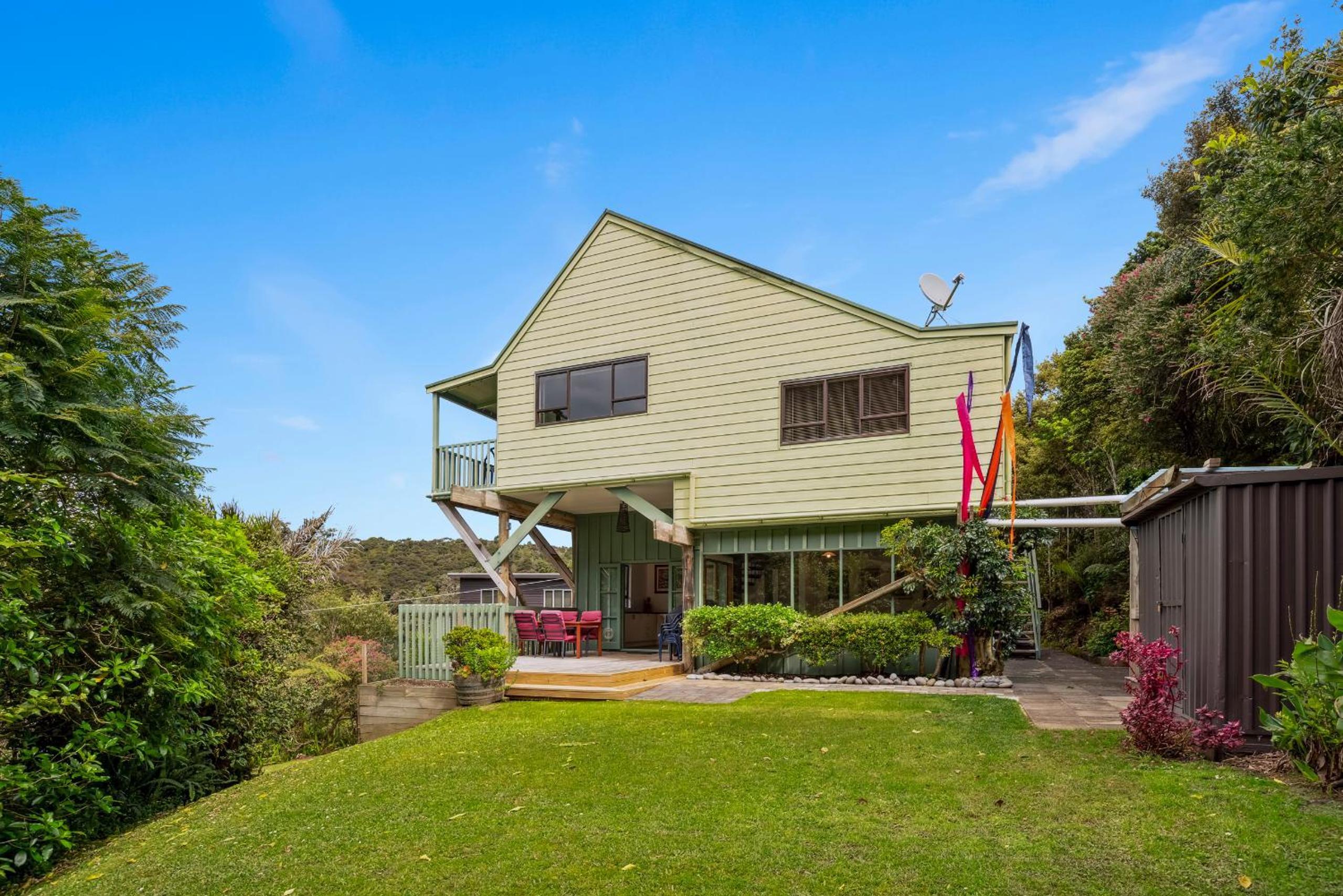 Opahi TreeHouse - Mahurangi West Holiday Home