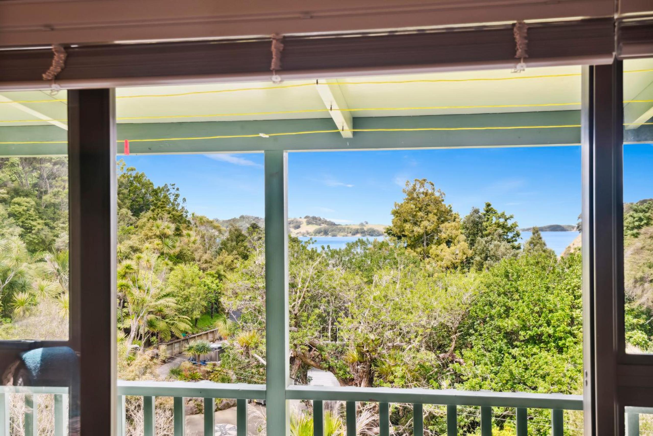 Opahi TreeHouse - Mahurangi West Holiday Home