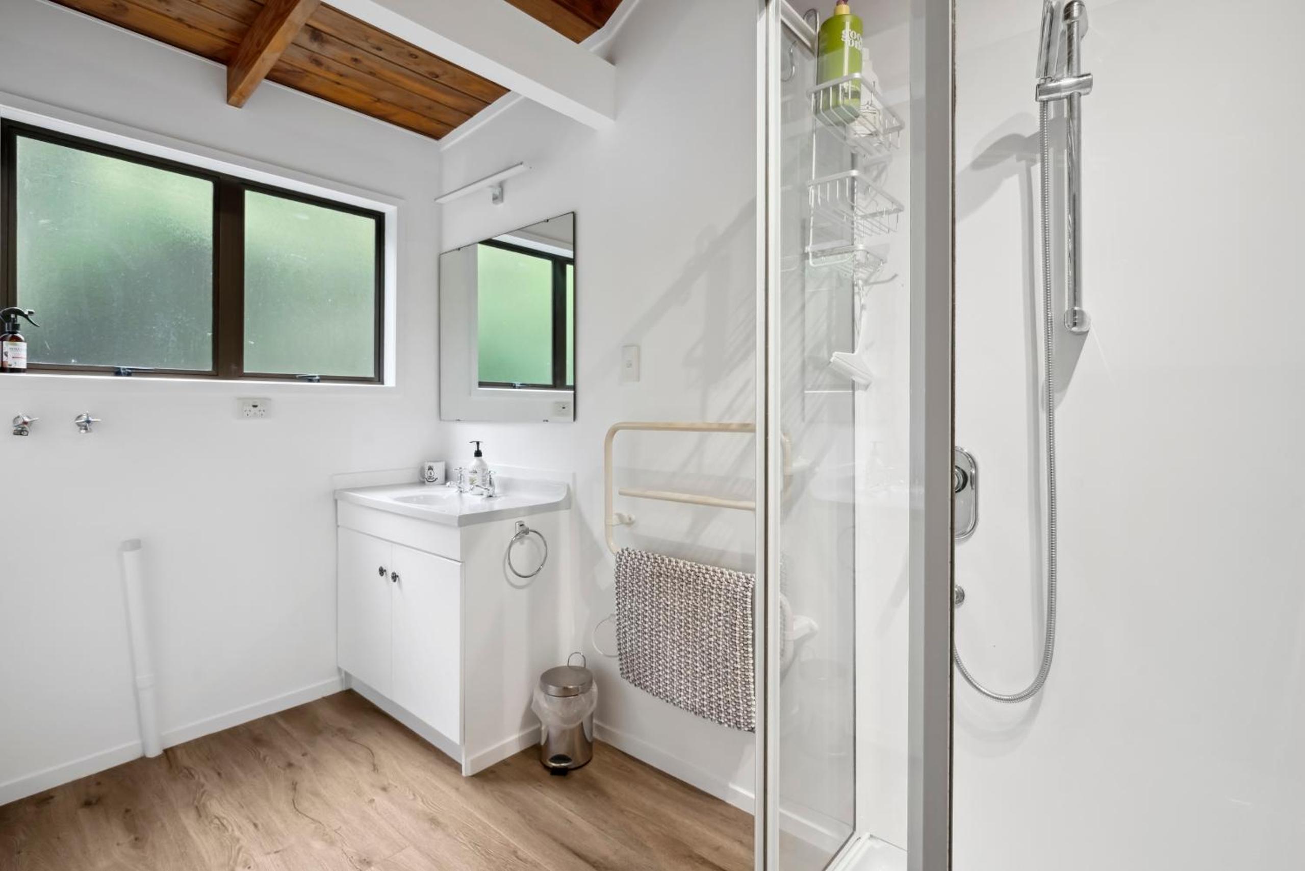 Opahi TreeHouse - Mahurangi West Holiday Home
