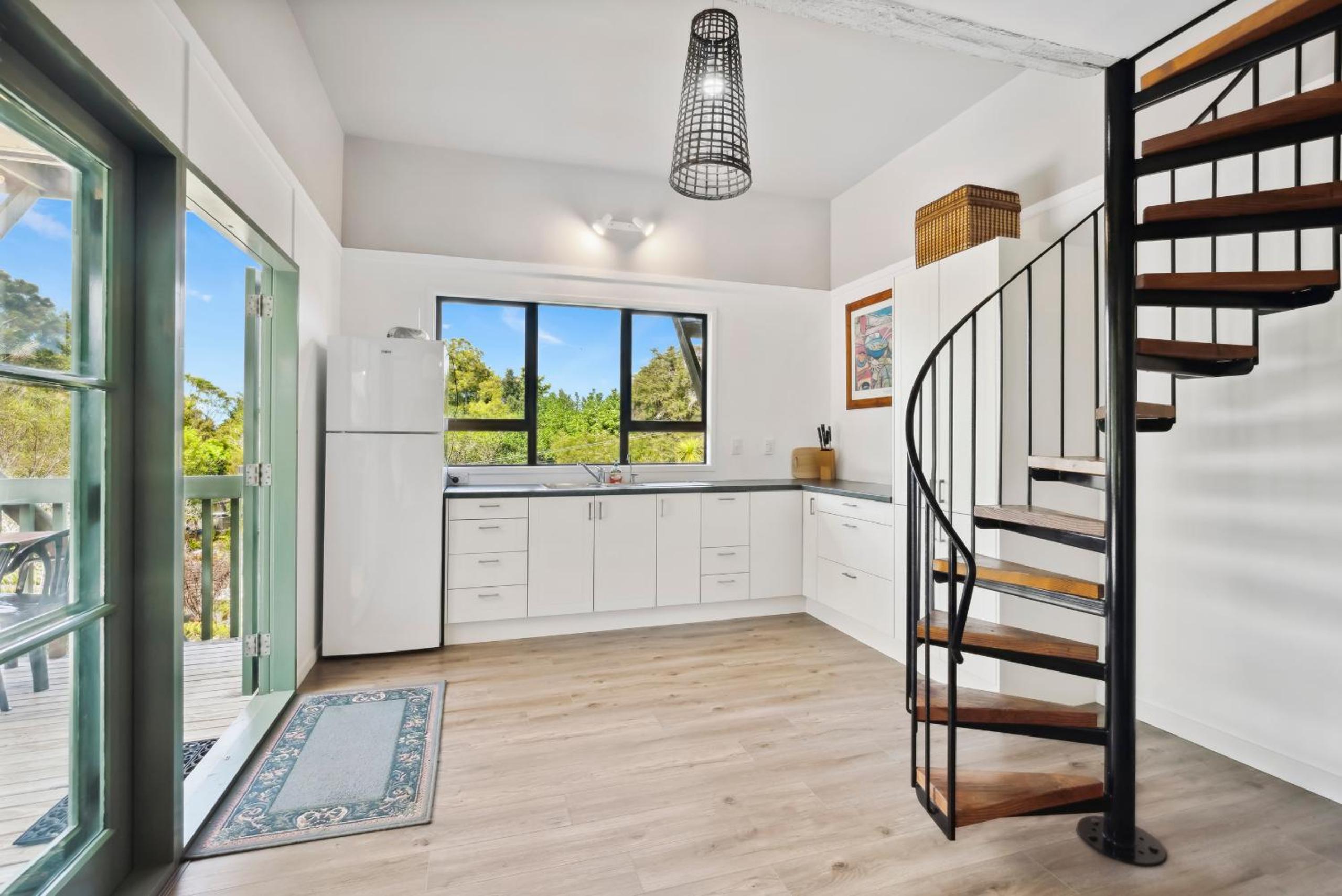 Opahi TreeHouse - Mahurangi West Holiday Home