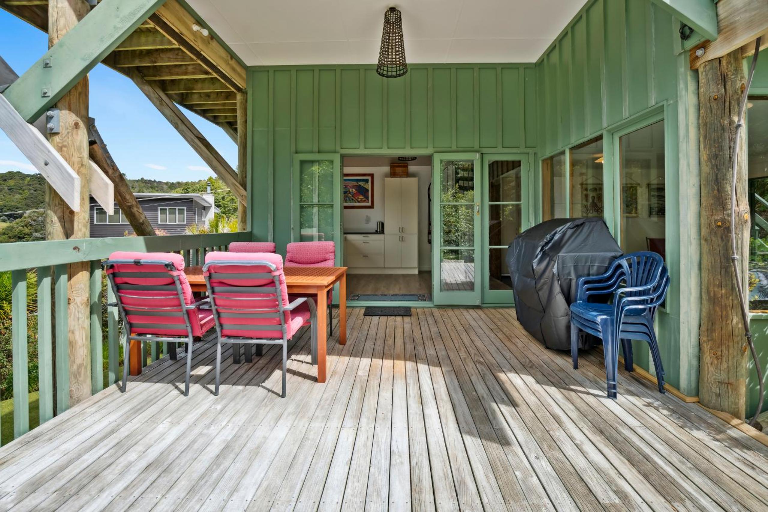Opahi TreeHouse - Mahurangi West Holiday Home