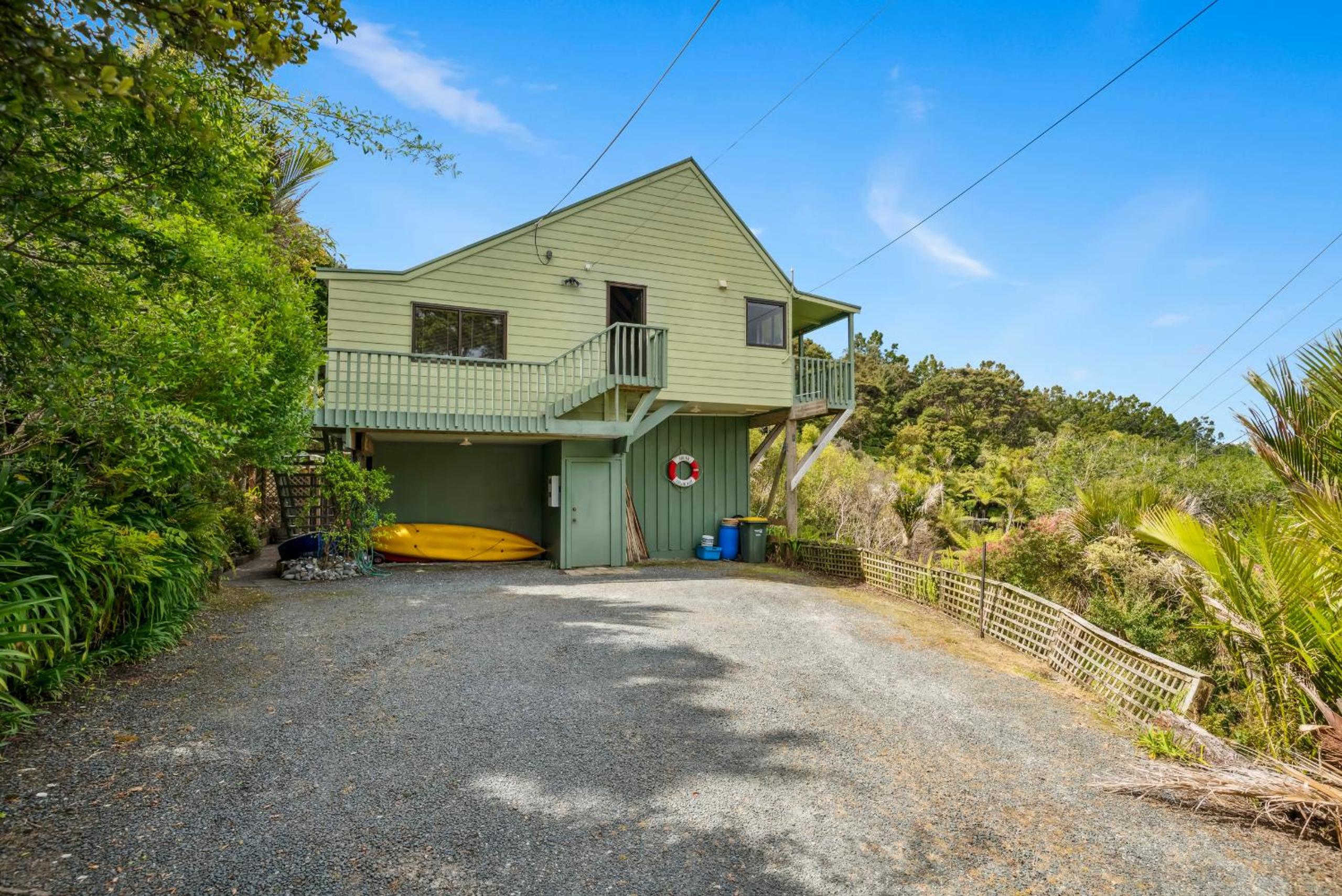 Opahi TreeHouse - Mahurangi West Holiday Home