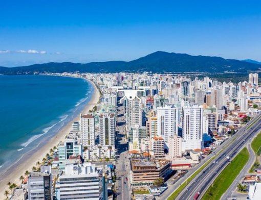 Apartamento 3 suítes - Meia Praia - Itapema - 4 min de caminhada até a praia