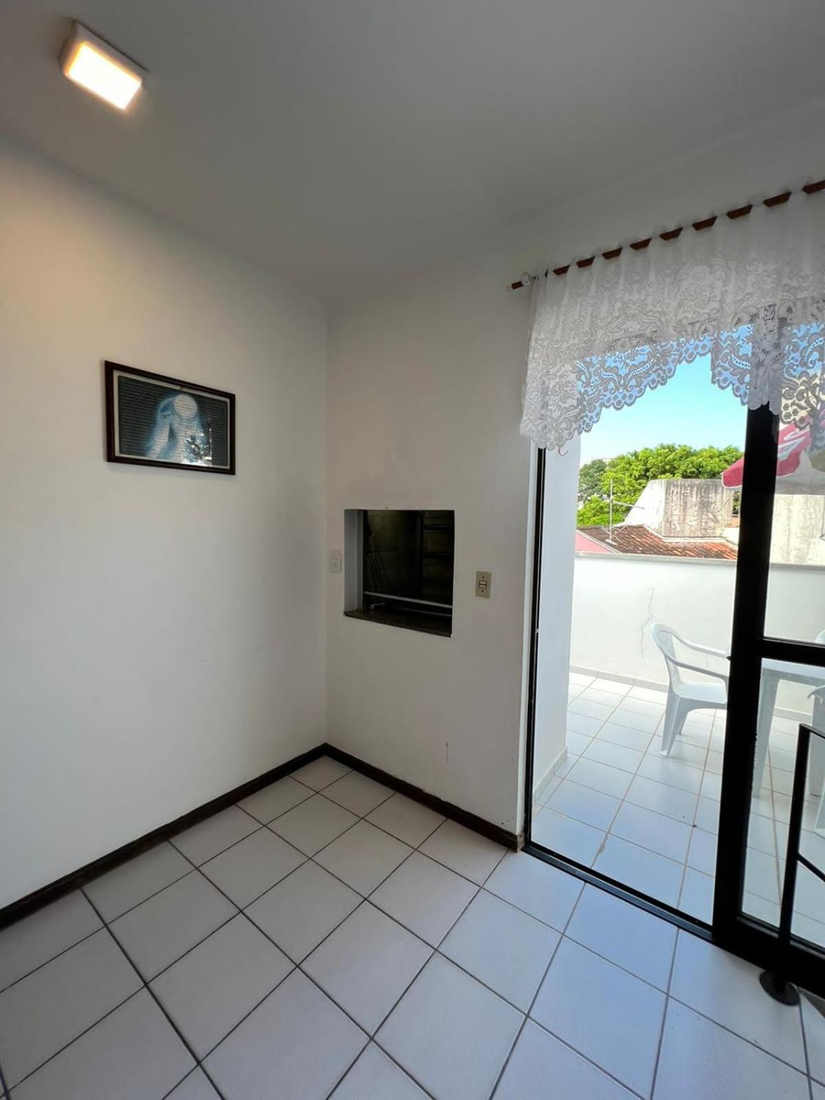Triplex White em Caiobá-Matinhos-Pr a 200 mt do mar