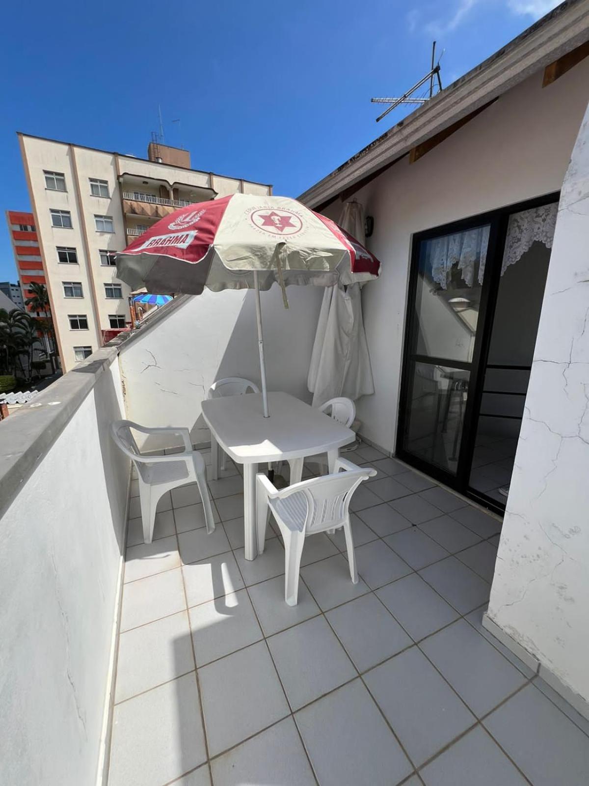 Triplex White em Caiobá-Matinhos-Pr a 200 mt do mar