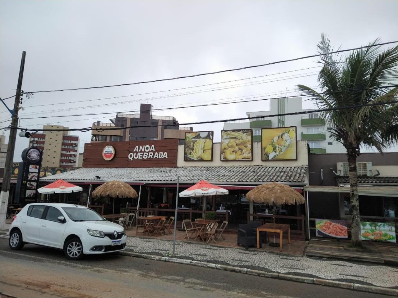 Triplex White em Caiobá-Matinhos-Pr a 200 mt do mar