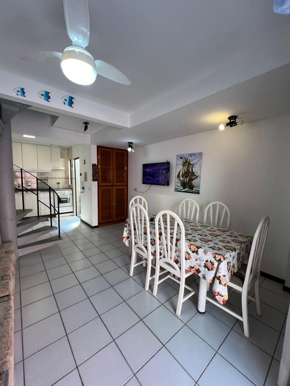 Triplex White em Caiobá-Matinhos-Pr a 200 mt do mar