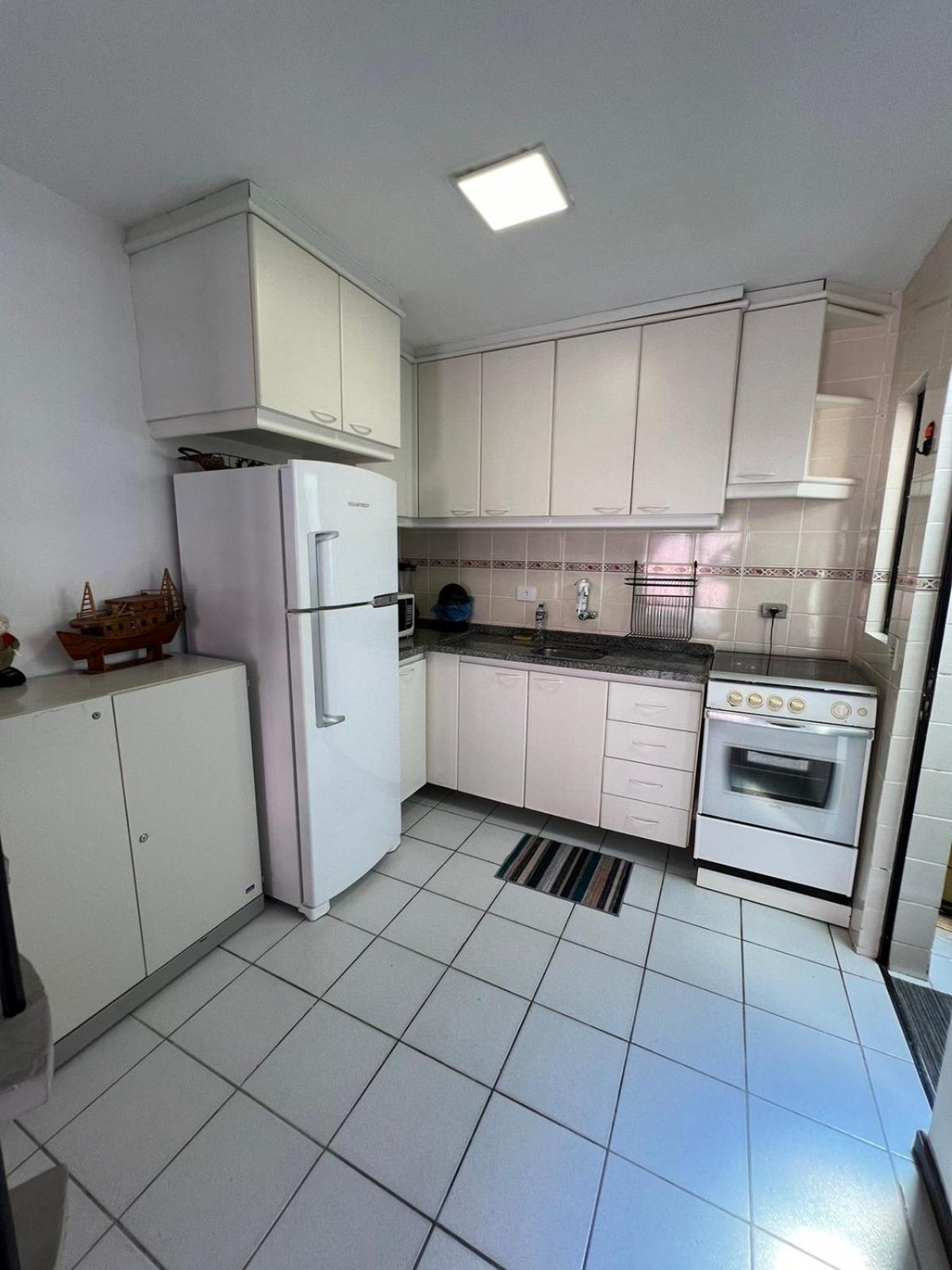 Triplex White em Caiobá-Matinhos-Pr a 200 mt do mar