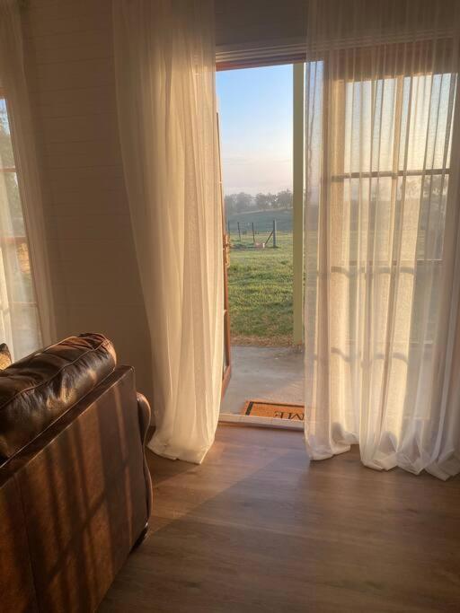 Red Hill Farmstay Bathurst 3BR Spacious inside and out!