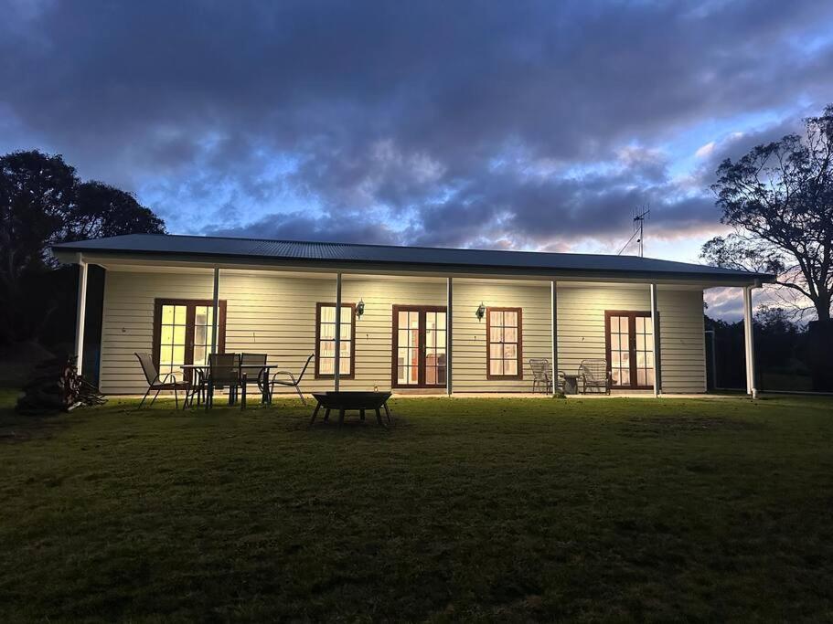 Red Hill Farmstay Bathurst 3BR Spacious inside and out!