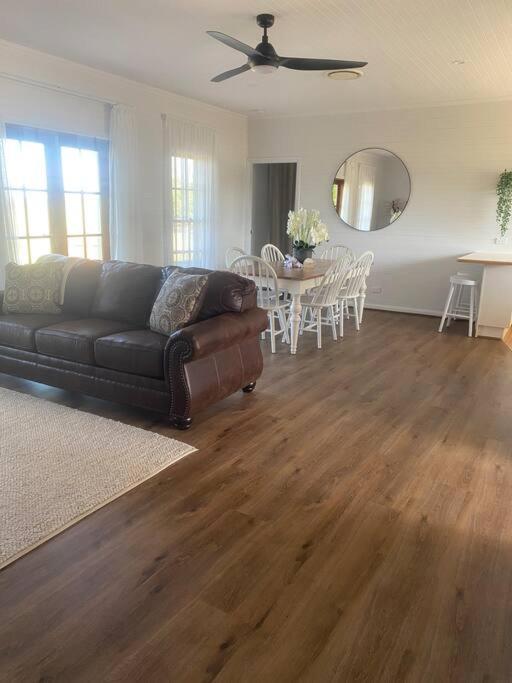 Red Hill Farmstay Bathurst 3BR Spacious inside and out!
