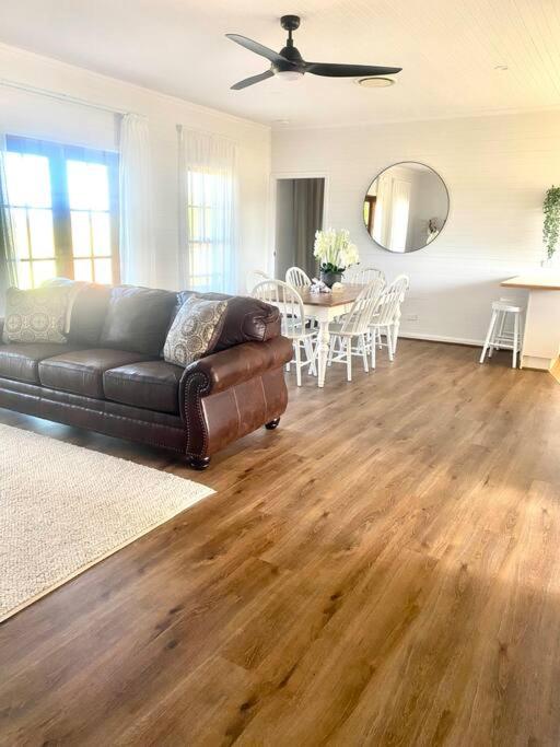 Red Hill Farmstay Bathurst 3BR Spacious inside and out!