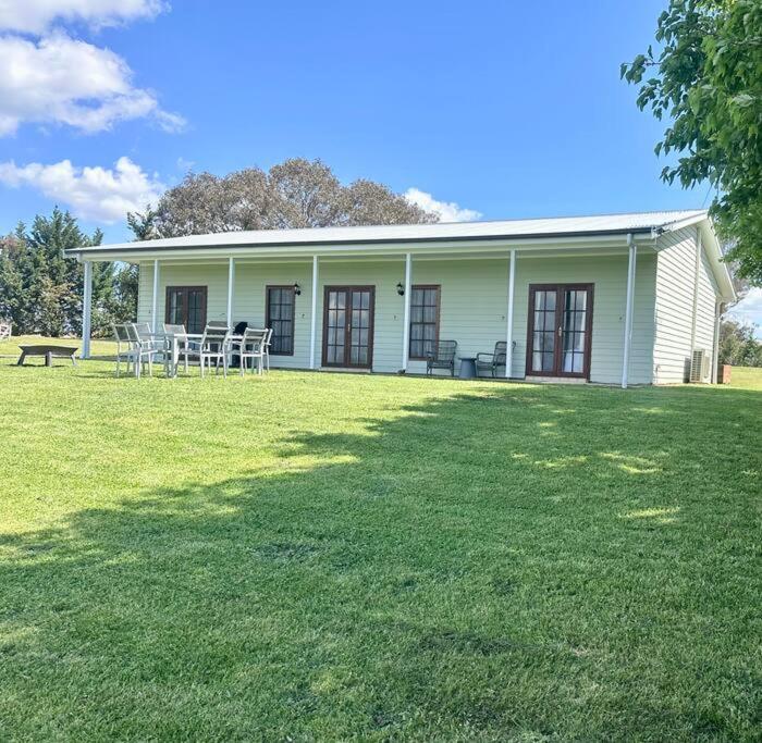 Red Hill Farmstay Bathurst 3BR Spacious inside and out!