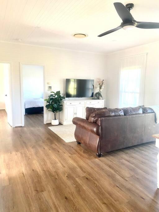 Red Hill Farmstay Bathurst 3BR Spacious inside and out!