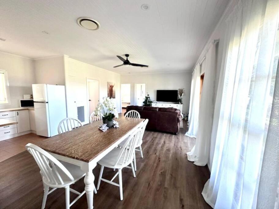 Red Hill Farmstay Bathurst 3BR Spacious inside and out!