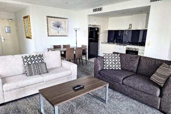 Circle on Cavill 2 bedroom 2 Bathroom