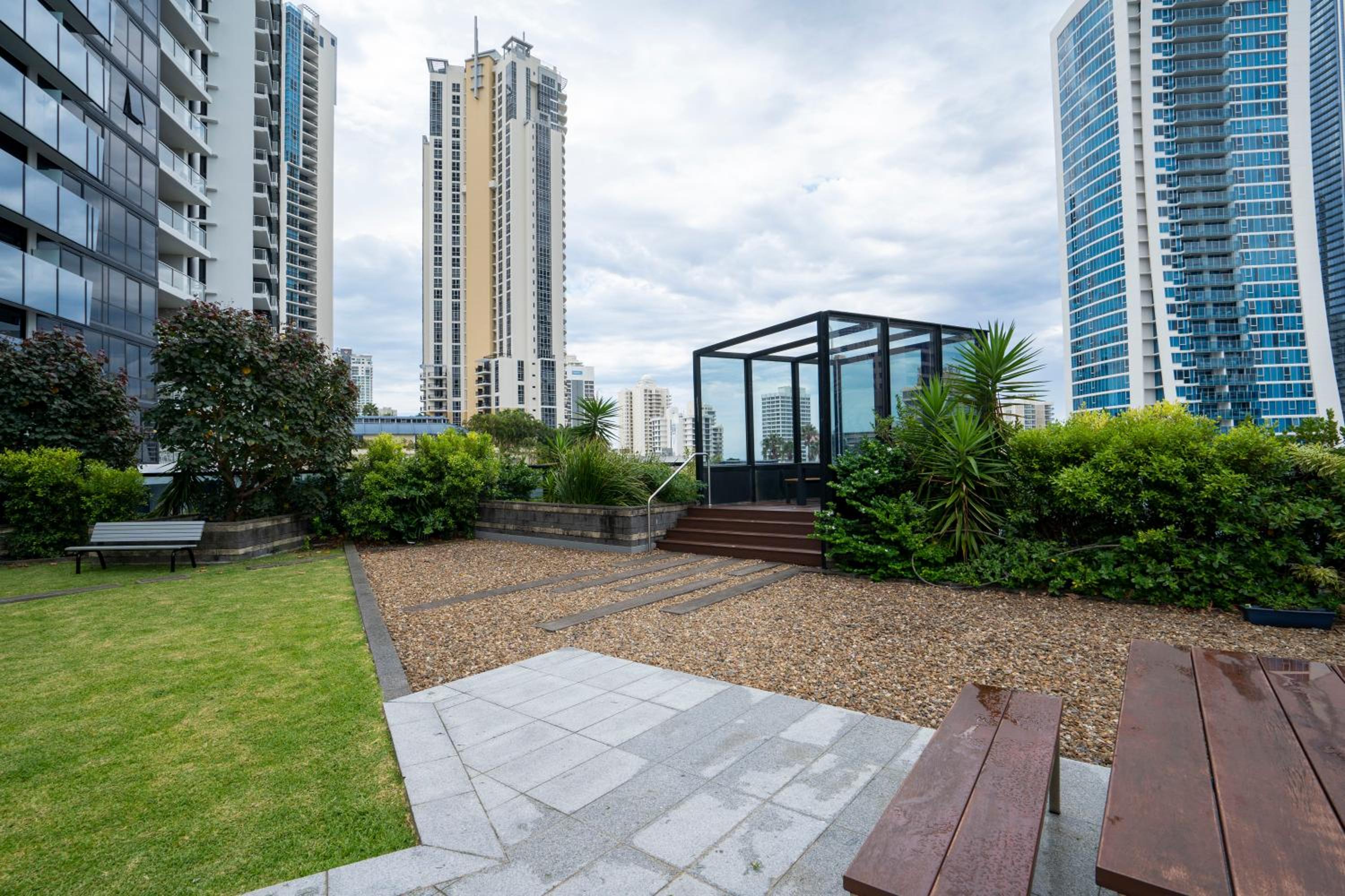 Circle on Cavill 2 bedroom 2 Bathroom