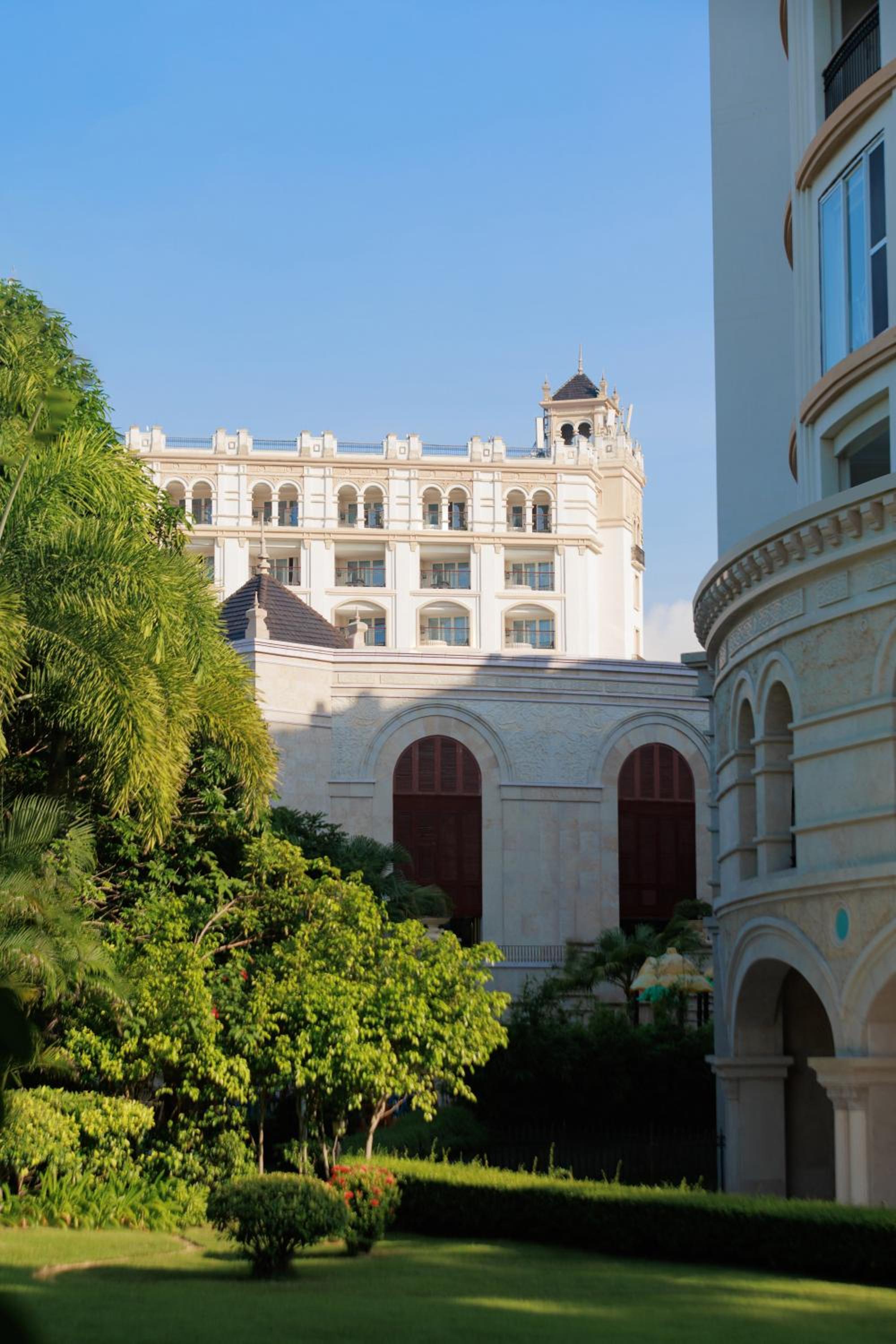 Crowne Plaza Resort Sanya Bay by IHG