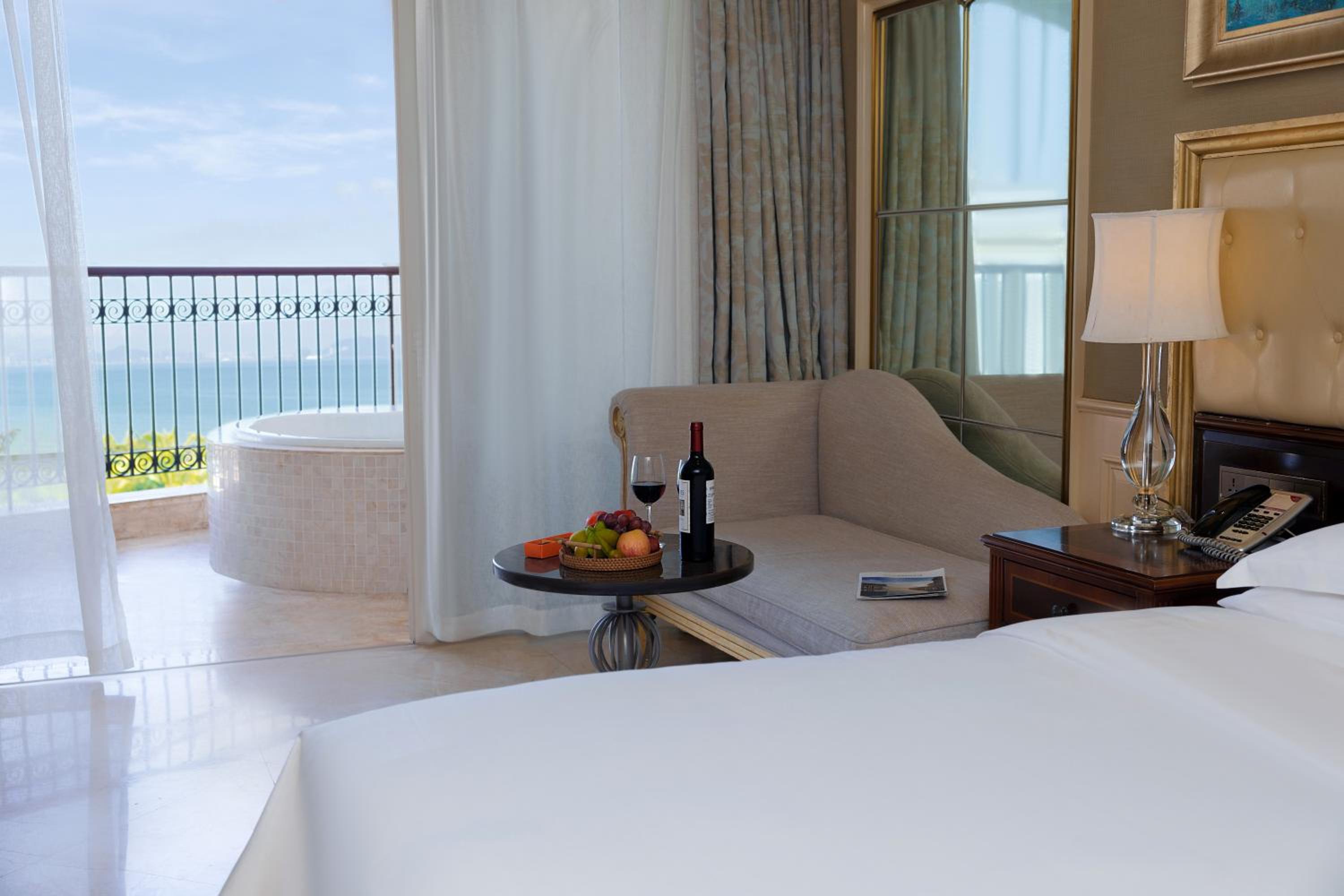 Crowne Plaza Resort Sanya Bay by IHG
