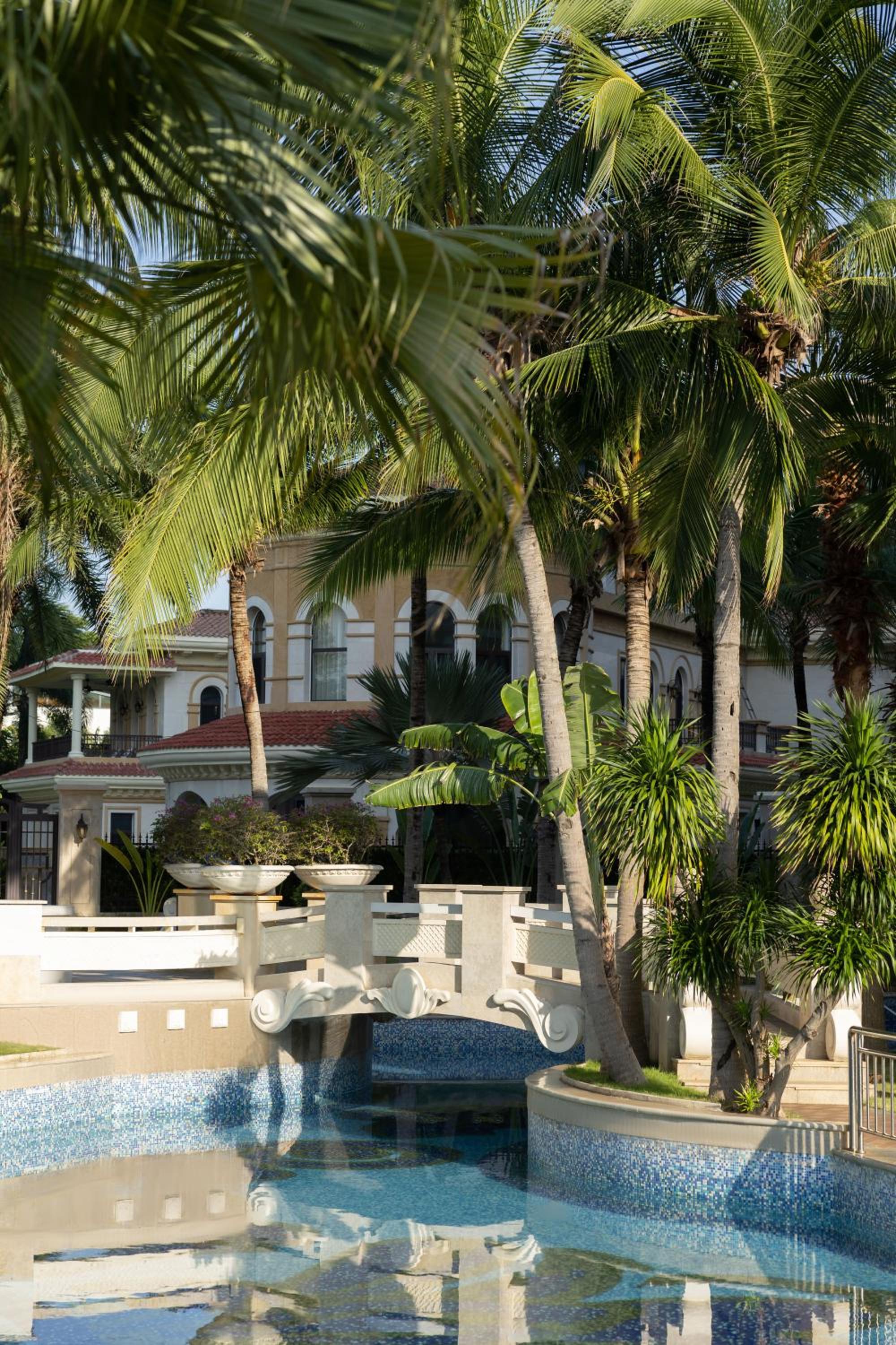 Crowne Plaza Resort Sanya Bay by IHG