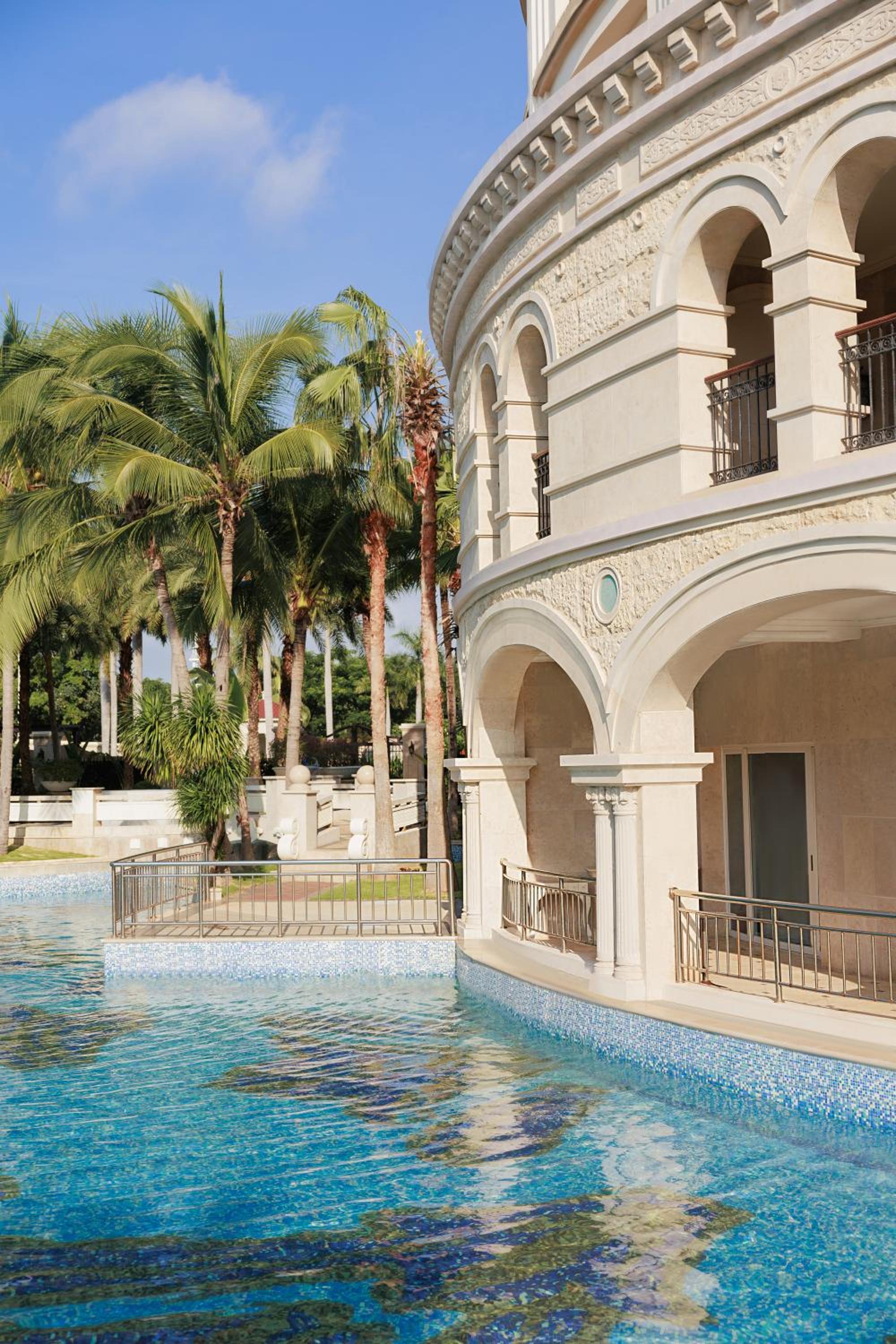 Crowne Plaza Resort Sanya Bay by IHG