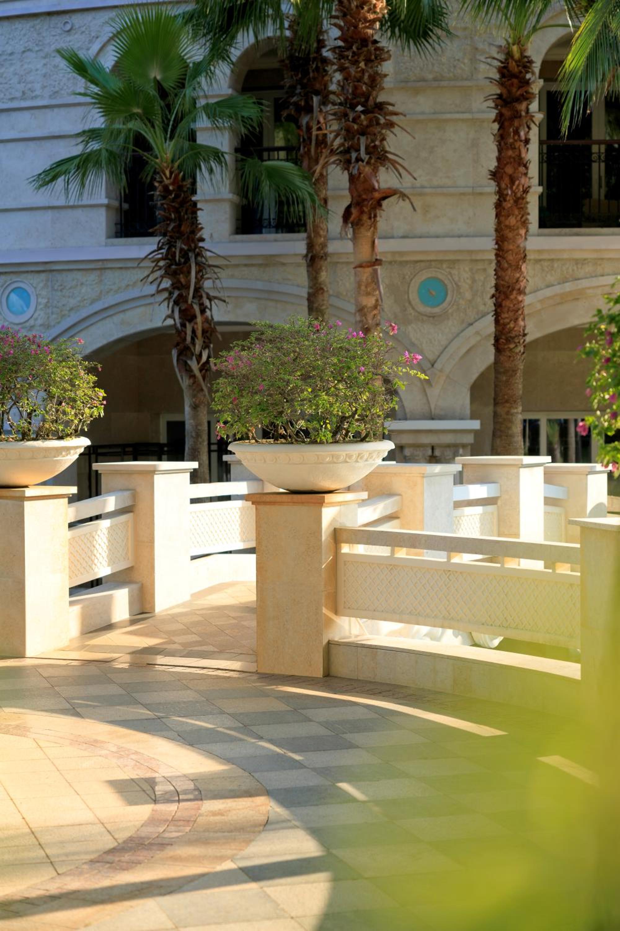 Crowne Plaza Resort Sanya Bay by IHG