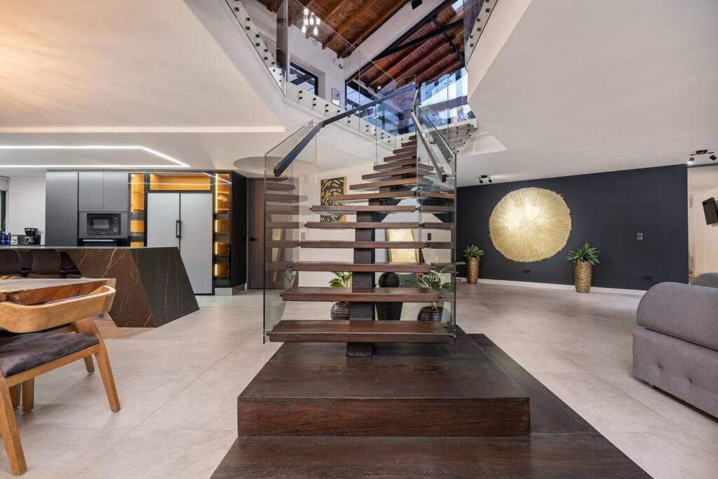 Private Sauna Jacuzzi Billiard Gym Luxury Retreat