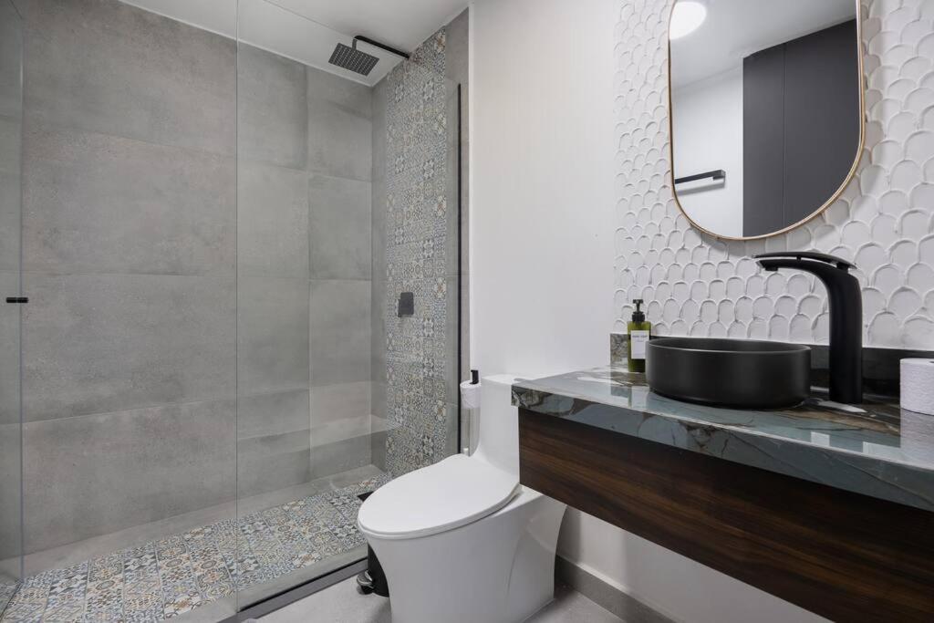 Private Sauna Jacuzzi Billiard Gym Luxury Retreat