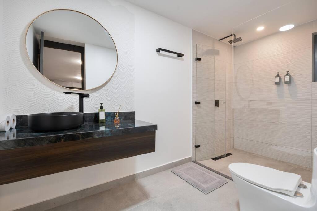 Private Sauna Jacuzzi Billiard Gym Luxury Retreat
