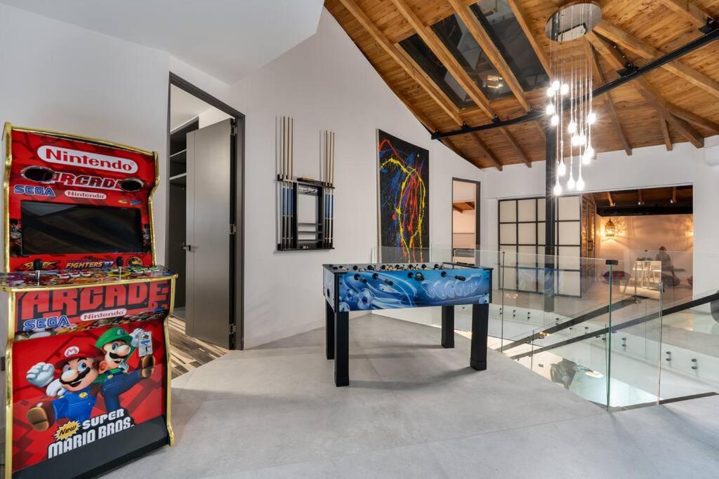 Private Sauna Jacuzzi Billiard Gym Luxury Retreat