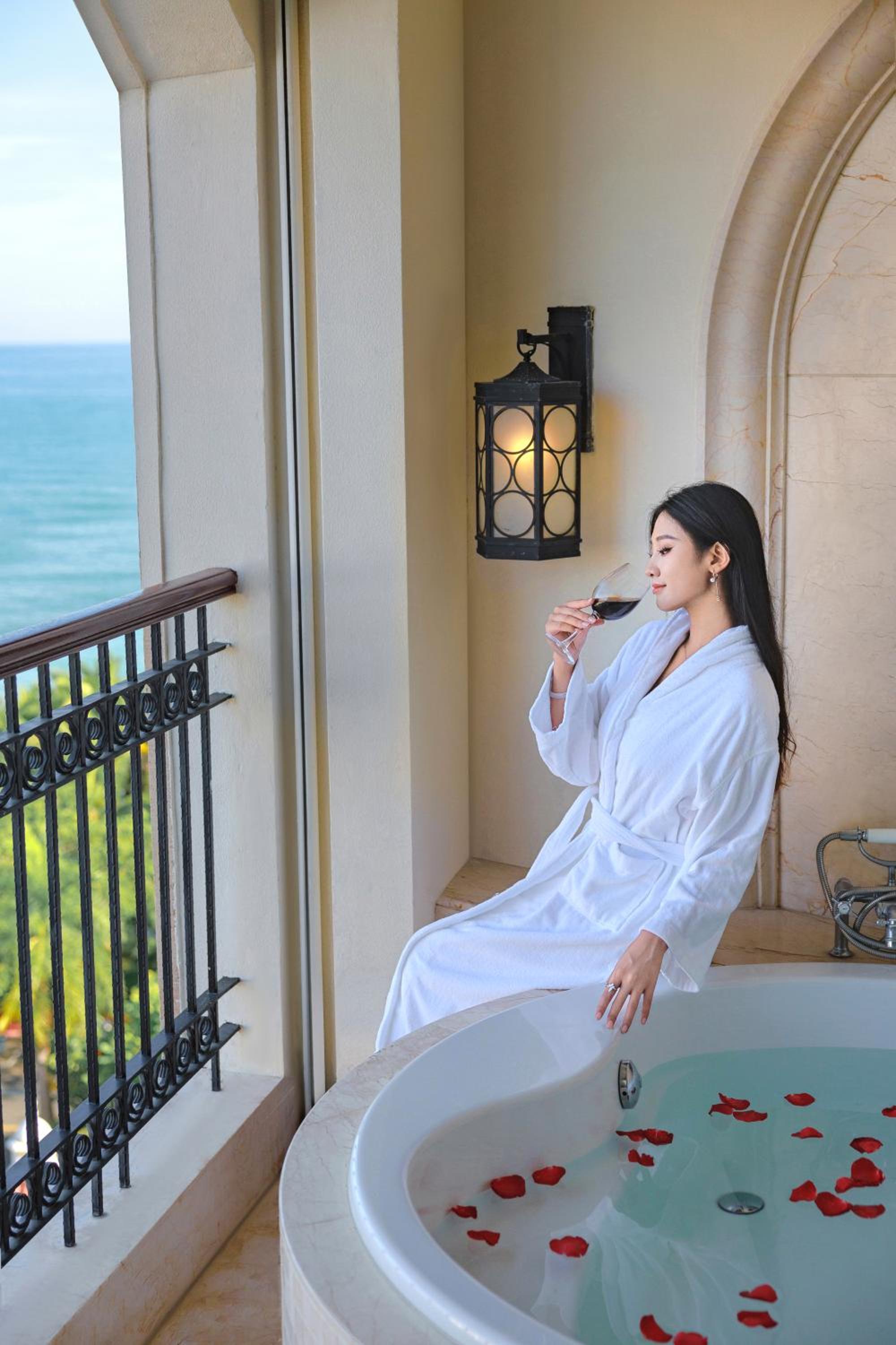 Crowne Plaza Resort Sanya Bay by IHG