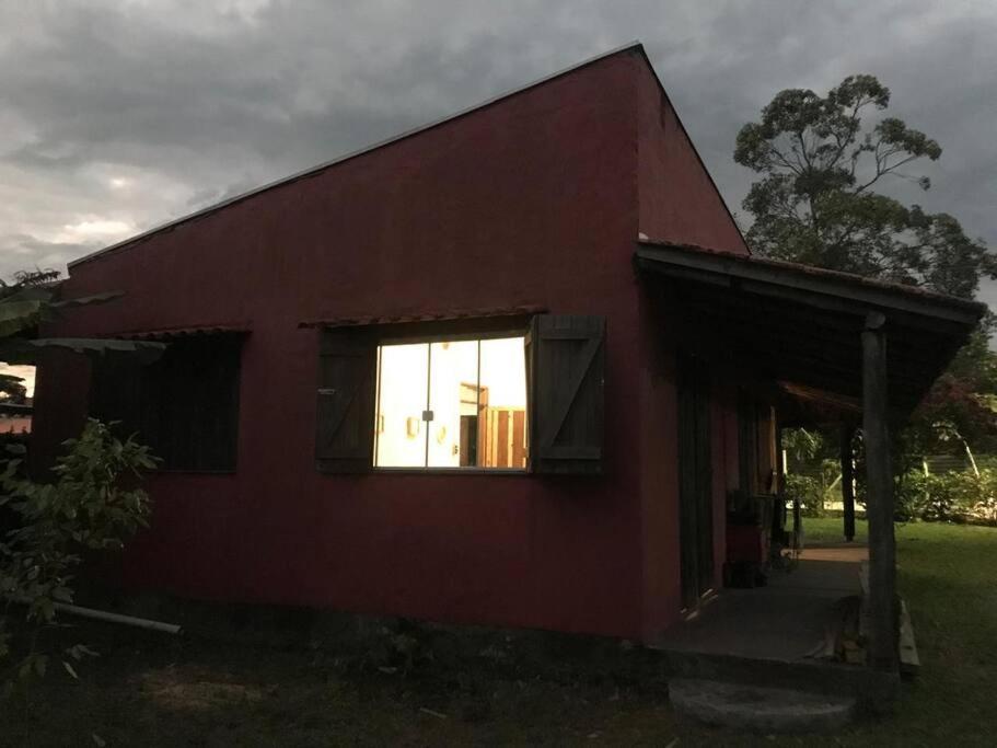 Casa alegre frente a las dunas