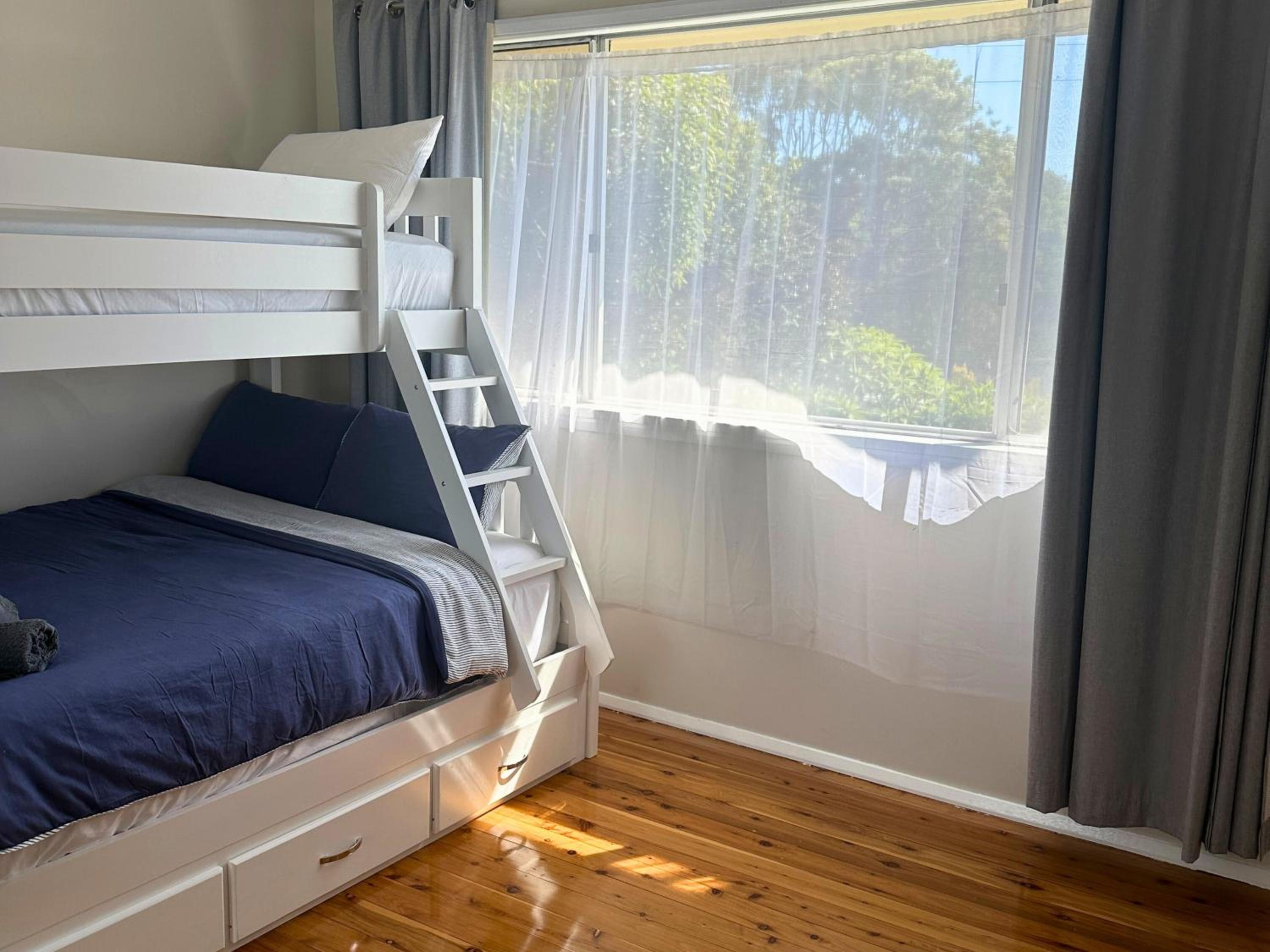 Coastal Escape Noraville - Family Friendly Home - Woodfire Pizza Oven