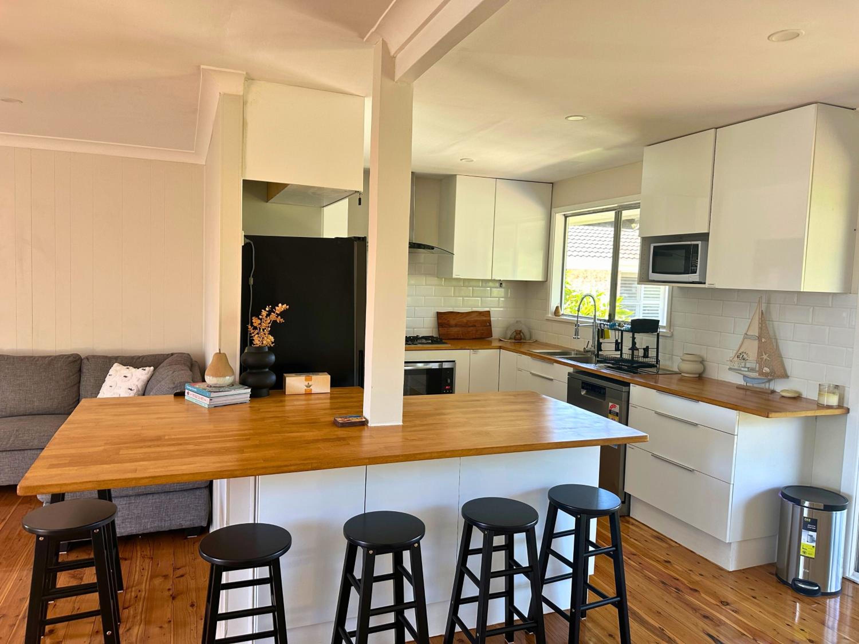 Coastal Escape Noraville - Family Friendly Home - Woodfire Pizza Oven