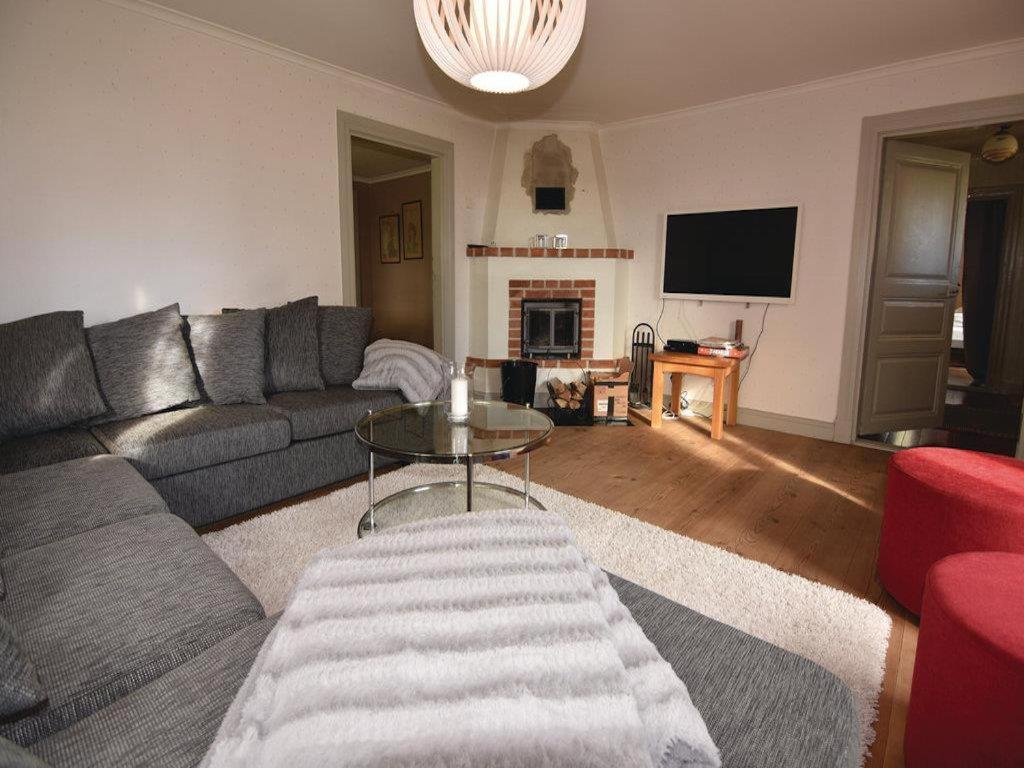 Amazing Home In Mellerud With 4 Bedrooms And Wifi view 5