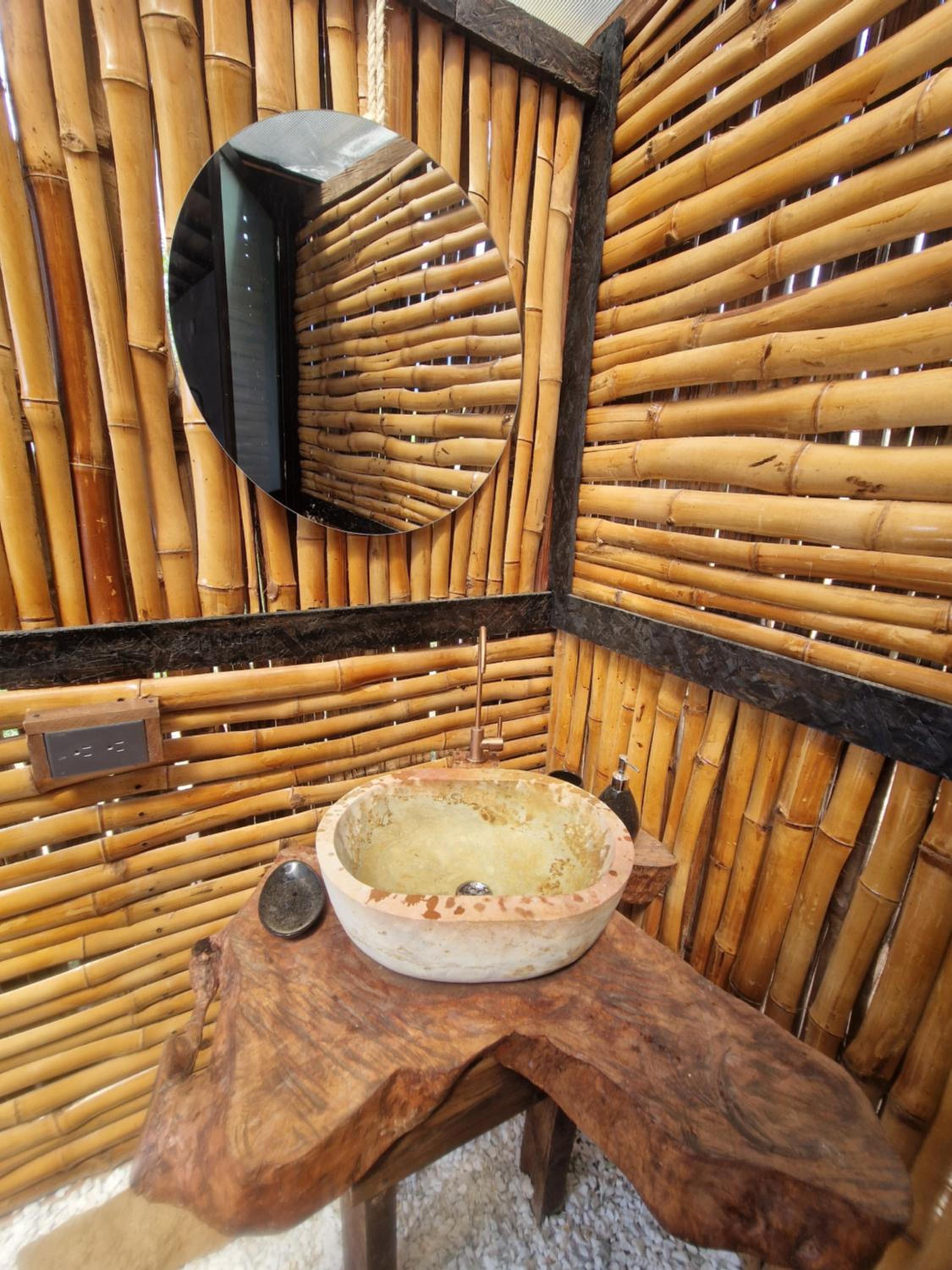 Tacuara House