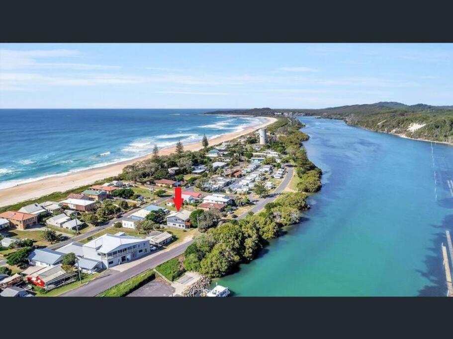 Pipe Dream - River Frontage with Amazing Views