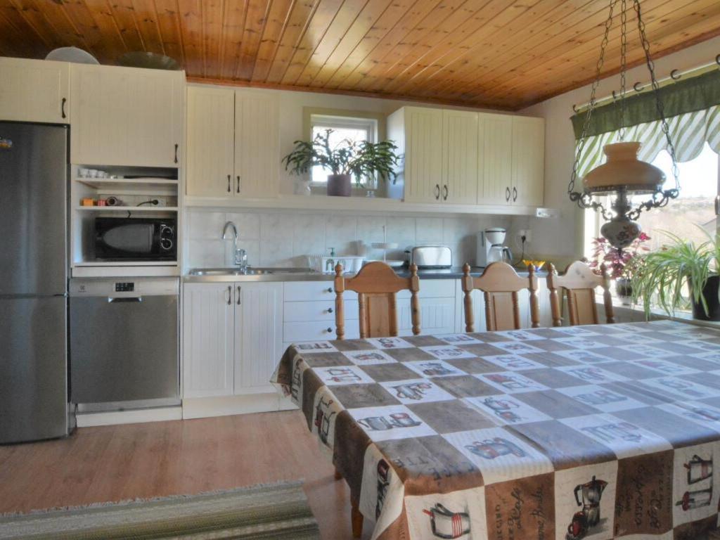 Stunning Home In Hamburgsund With 3 Bedrooms And Wifi view 2