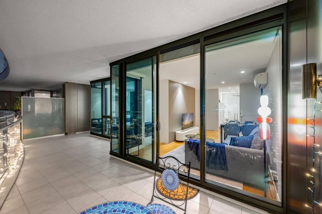 Unwind with Beautiful Park & Bay Views