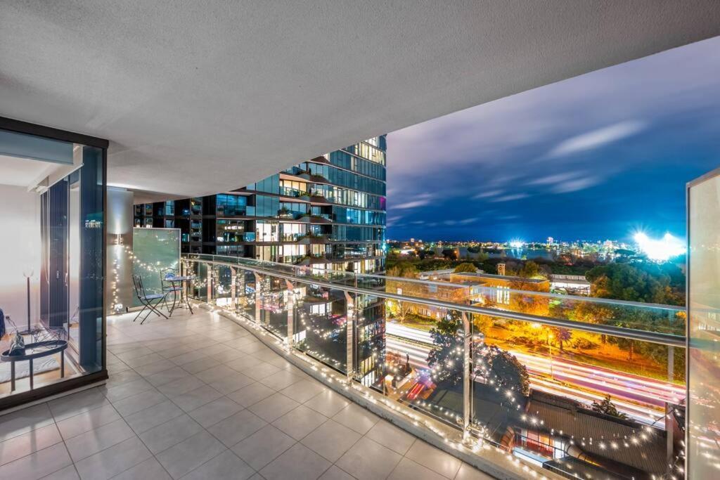 Unwind with Beautiful Park & Bay Views
