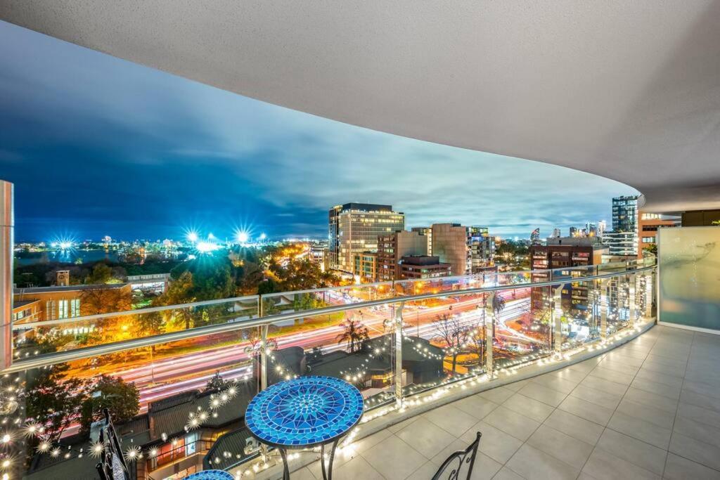 Unwind with Beautiful Park & Bay Views