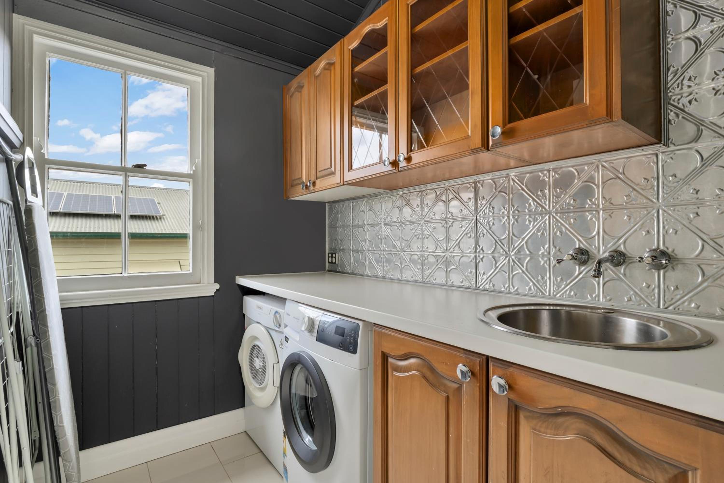 Cedar Street Lodge Upper 3BR2bath Pets