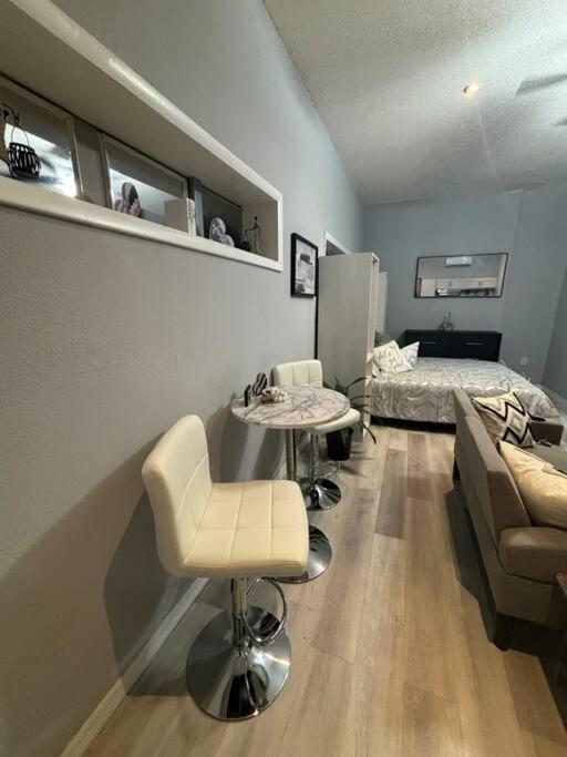 Studio Apartment in Upscale Golf Community view 5