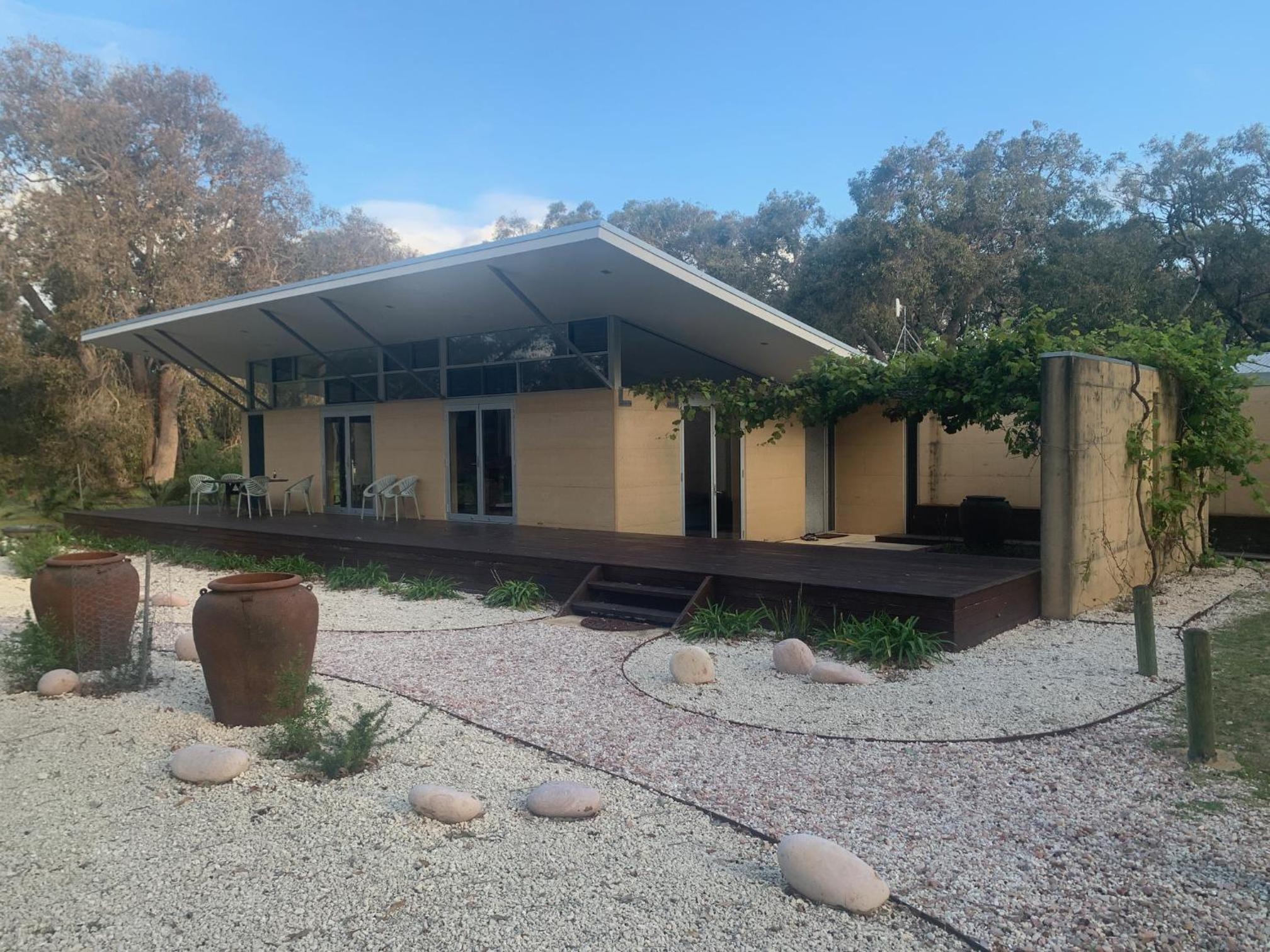 Selador- Couples Bush Retreat- Close To Beach & Town