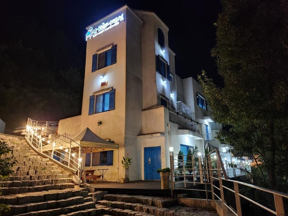 Damyang Santorini Pension 5dong view 3