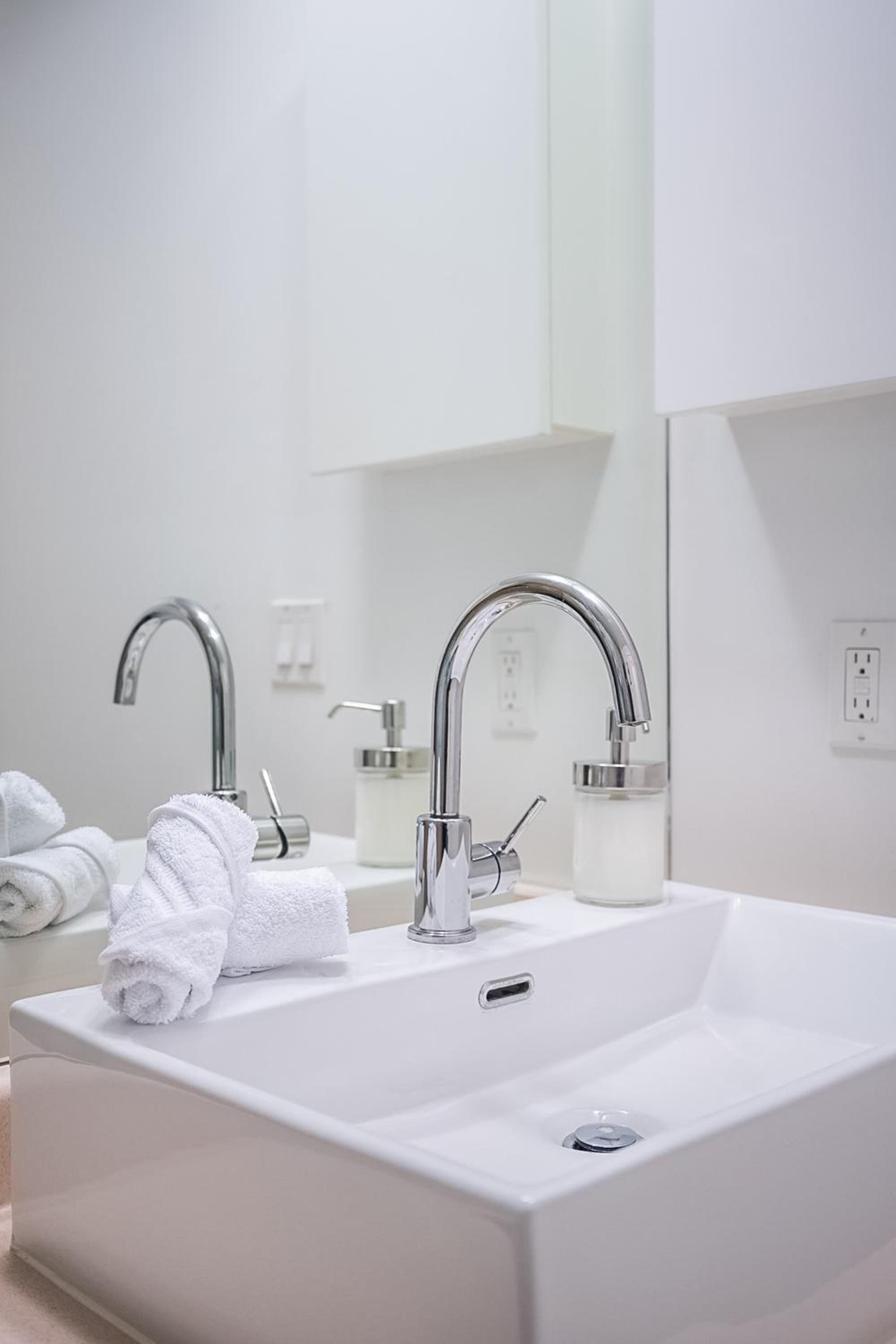 The Neptune I Suites