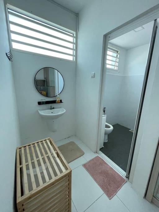 TAMU Homestay 4BR aircond wifi for islam photo 6